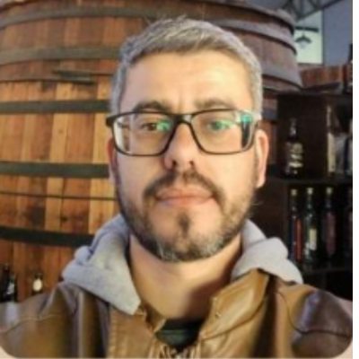 Nosso funcionário Mauricio, do gênero masculino